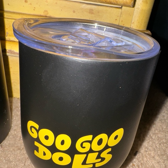 Goo Goo Dolls VIP “Big Night Out” Tour 2023 Wine Bottle & 2 Tumblers - Picture 3 of 9